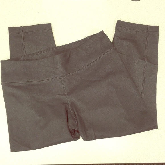 Under Armour gray Capri leggings Sz SM/P - Picture 1 of 4